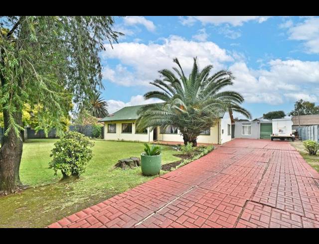 4 BEDROOM HOUSE FOR SALE IN GENERAL ALBERTSPARK